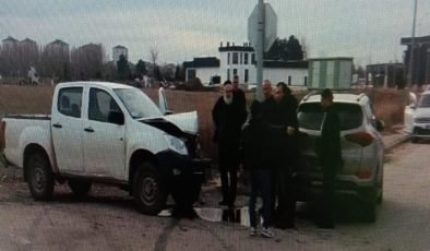Eskişehir’de iki araç çarpıştı: 5 yaralı