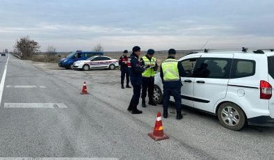Eskişehir’de 370 araç sürücüsüne 984 bin TL ceza kesildi