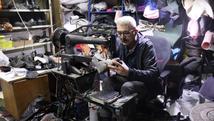 Eskişehirli ayakkabı tamircisi de teknolojiye ayak uydurdu