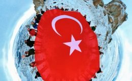 Gönül Dağı’nın zirvesindeki dev Türk Bayrağı