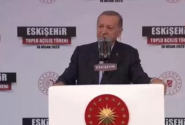 Cumhurbaşkanı Erdoğan’a açılan pankart internette popüler oldu