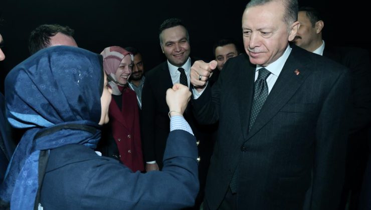 Cumhurbaşkanı Erdoğan Eskişehir’de gençlerle buluştu