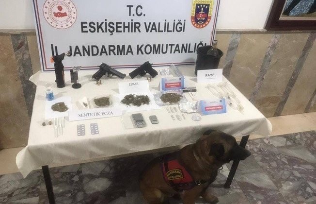 Eskişehir’de jandarmadan uyuşturucu operasyonu: 11 gözaltı