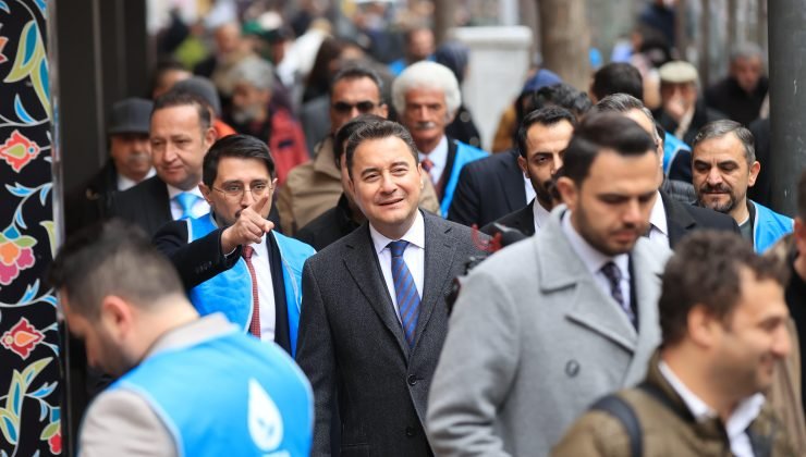 Babacan’a Eskişehir’de yoğun ilgi