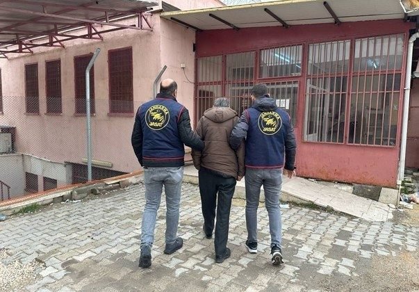 Hapis cezası bulunan 52 şahıs jandarma ekiplerince yakalandı
