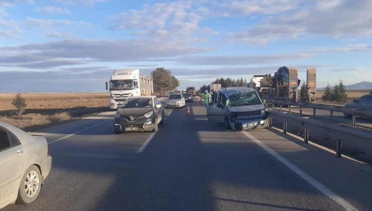 Eskişehir’de kamyonet, tankere arkadan çarptı:1 kişi hayatını kaybetti