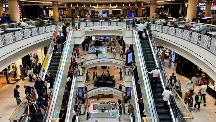 Eskişehir’de vatandaşlar seçimin ardından alışveriş merkezlerine akın etti