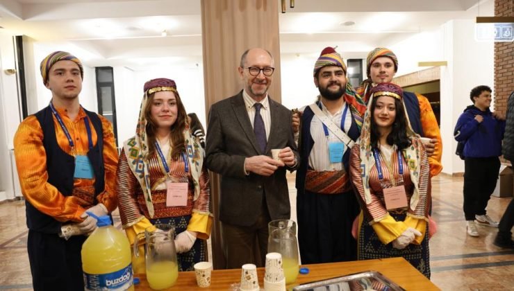 Anadolu Üniversitesi Ramazan şenliklerine ziyaretçi akını
