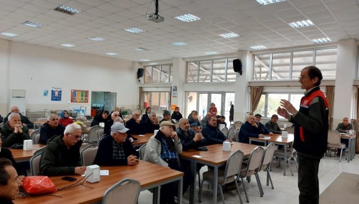 Eskişehir çiftçisine meyve ağaçlarında budama ve aşılama eğitimi verildi