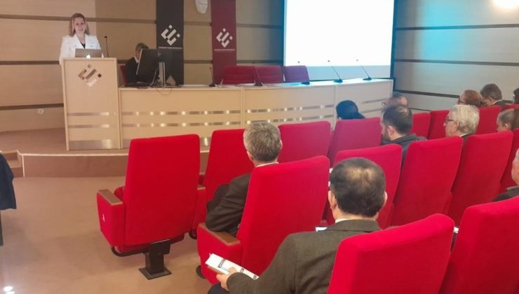 ESTÜ’de resmi yazışma eğitimi düzenlendi