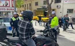 Eskişehir’de araç girişinin yasak olduğu caddede polis denetim yaptı