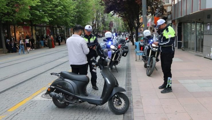 Eskişehir’in en işlek 2 bölgesinin trafiğe kapalı alanlarında denetim