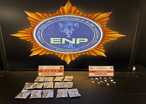 Eskişehir’de polis ekiplerinin uyuşturucu operasyonunda 9 kişi yakalandı