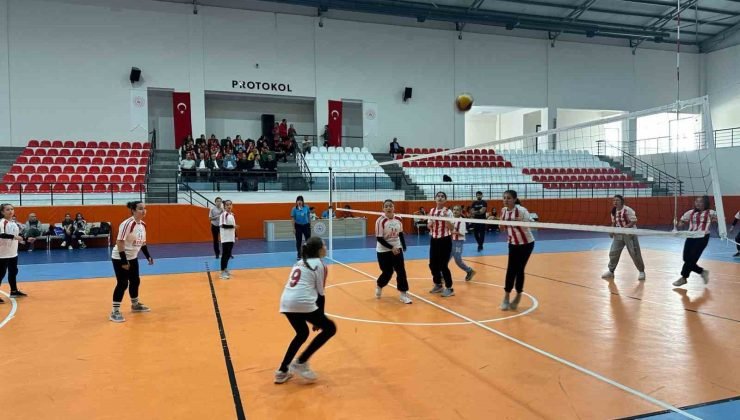 Afyonkarahisar’da genç sporcular Müdür Kasapoğlu ile bir araya geldi