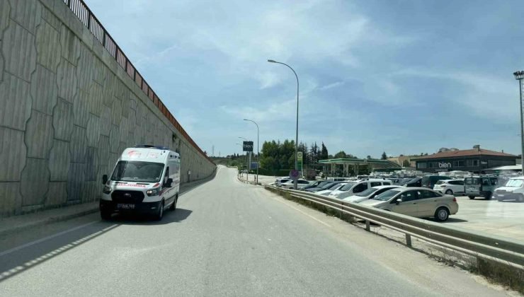 Bilecik’te seyir halinde devrilen motosiklet sürücüsü yaralandı
