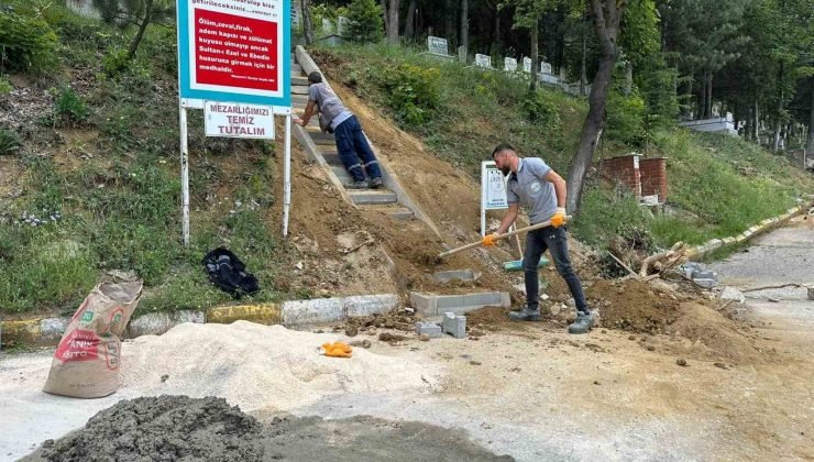 Bozüyük Belediyesi’nden mezarlıkta temizlik ve bakım çalışmaları