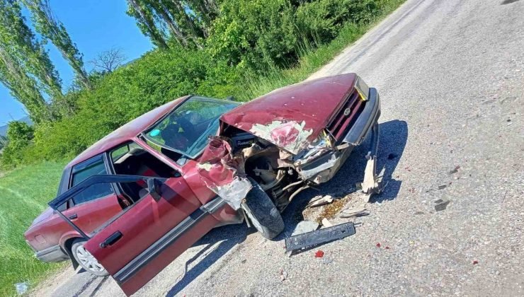 Domaniç’te trafik kazası: 2 yaralı
