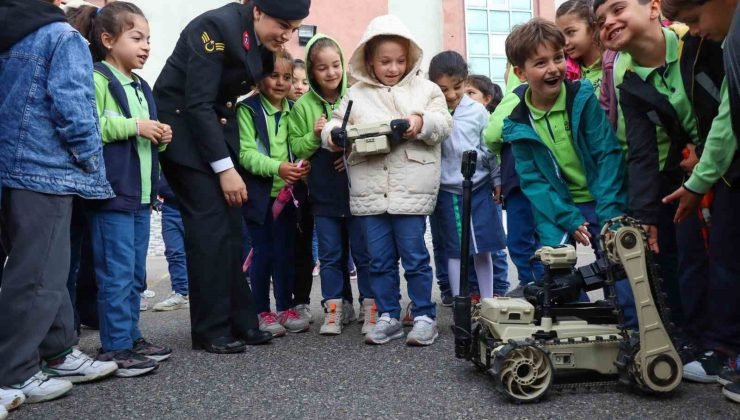 Jandarmadan ortaokul öğrencilerine etkinlik