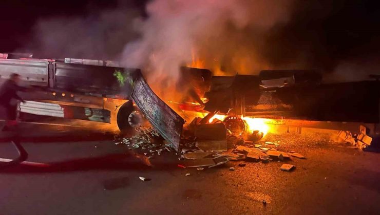 Kütahya’da mermer yüklü tırın dorsesi alev alev yandı