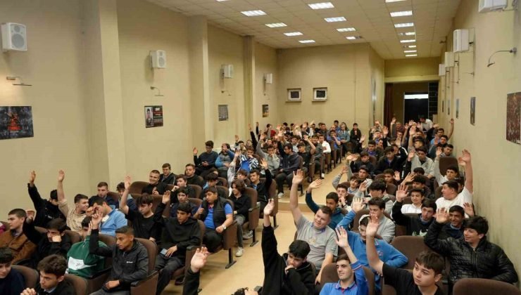 Liseli gençler erbaplarla buluştu