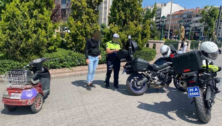 Trafiği kapalı alana giren 71 motosikletliye ceza yazıldı