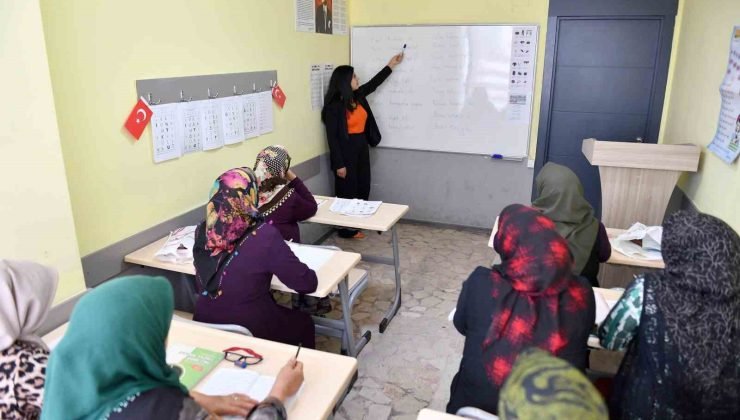 Uşak’ta 5 bin 651 kişi okuma yazma bilmiyor