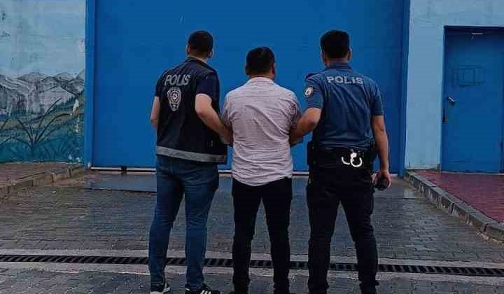 Yağma suçundan hapis cezasıyla aranan şahsı polis kıskıvrak yakaladı