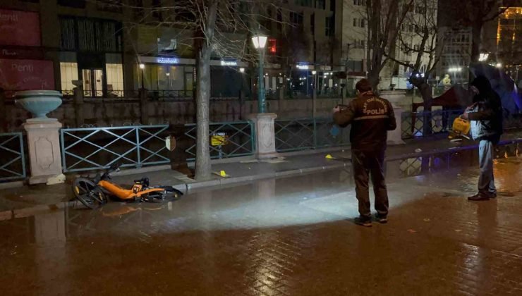 17 bıçak darbesiyle öldürülen Fatih Bayar’ın katil zanlılarının yargılanmasına başlandı