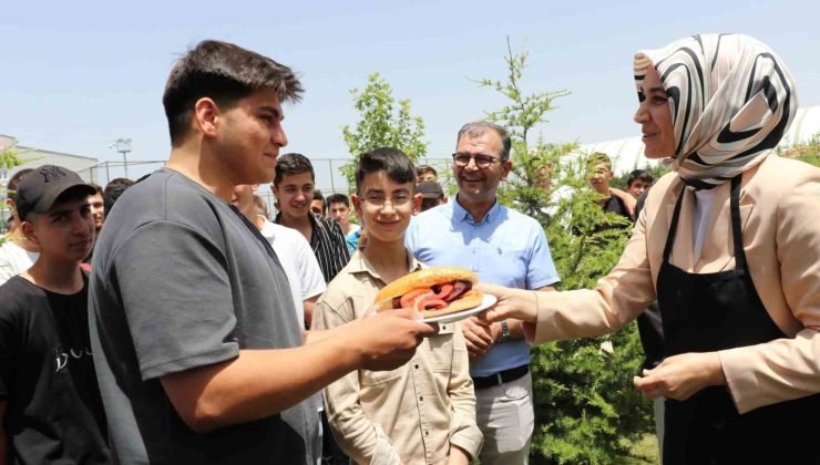 Afyonkarahisar’da yaz şenliği düzenlendi