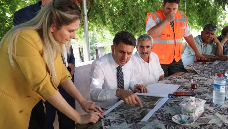 Araçların kaldırdığı tozla köylüyü çileden çıkaran Safi Çimento tüm yolları yapacak