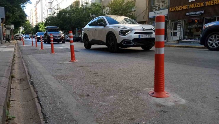 Atatürk Caddesi’ne konulan dubalar tartışma konusu oldu