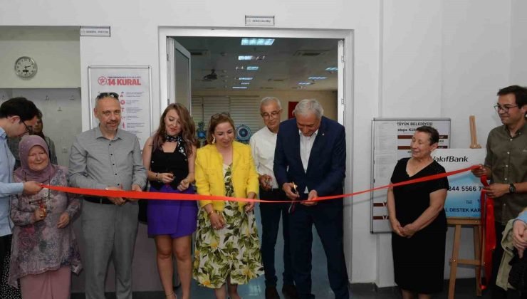 Başkan Bakkalcıoğlu “Dünyanın Renkleri” adlı resim sergisinin açılışına katıldı