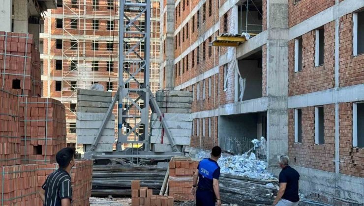 Bugün de sınav saatinde inşaatta çalıştılar