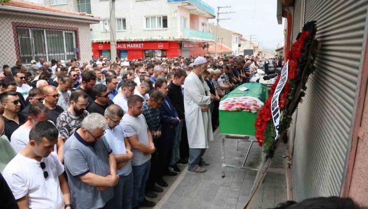 Canice katledilen anne ve oğlu aynı tabutun içinde son yolculuğuna uğurlandı