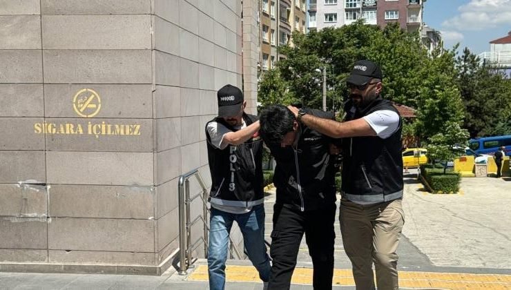 Eskişehir’e 1 kilo uyuşturucu sokamaya çalışan şüpheli 3 araca çarptıktan sonra yakalandı