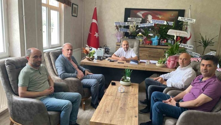 İlçenin sevilen doktoru Kızılöz’e hayırlı olsun ziyaretleri devam ediyor