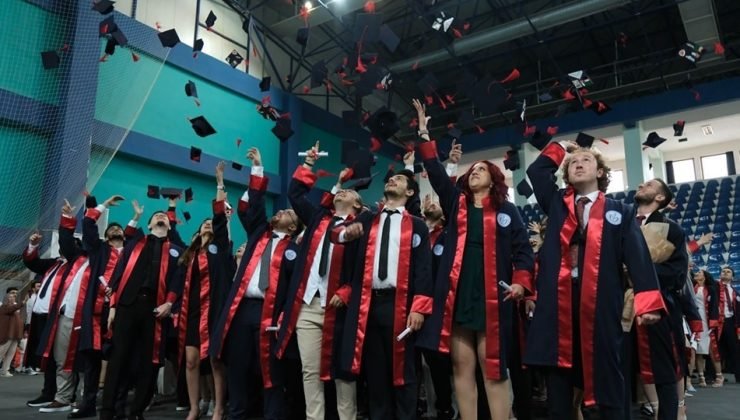 KSBÜ Tıp Fakültesi’nden 173 öğrenci mezun oldu