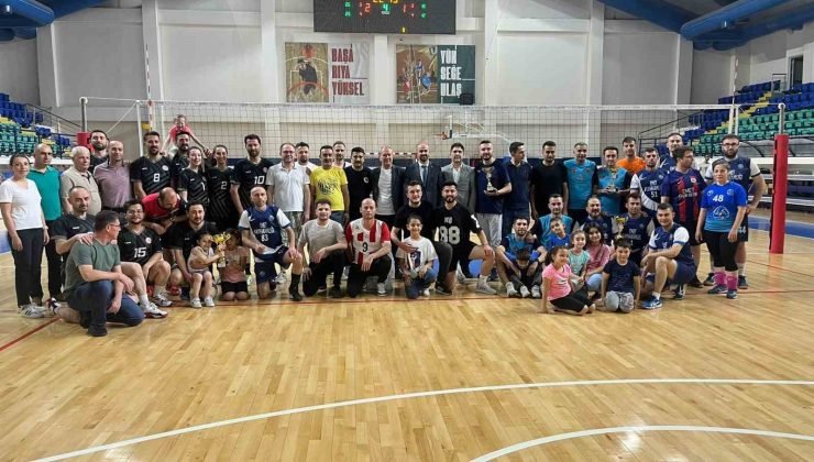 Kütahya’da voleybol turnuvası