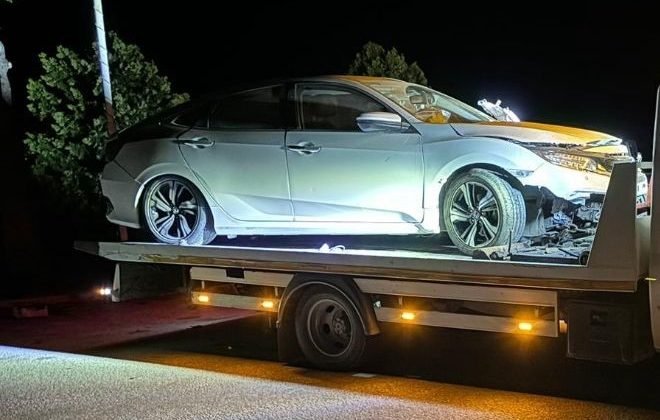 Otomobilin refüje girdiği kazada 4 kişi yaralandı