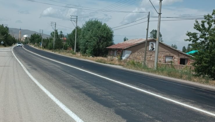 (ÖZEL) Aşırı sıcaklardan dolayı asfalt eridi