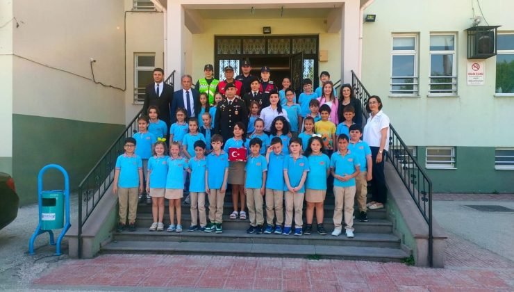 Şırnak’ta görev yapan askerlerden Eskişehirli öğrencilere güzel sürpriz