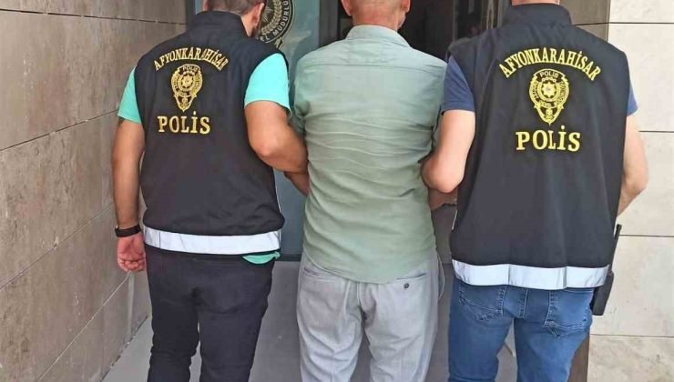 Afyonkarahisar’da cebir, tehdit veya hile kullanarak kişiyi hürriyetinden yoksun kılma suçundan aranan şahıs yakalandı