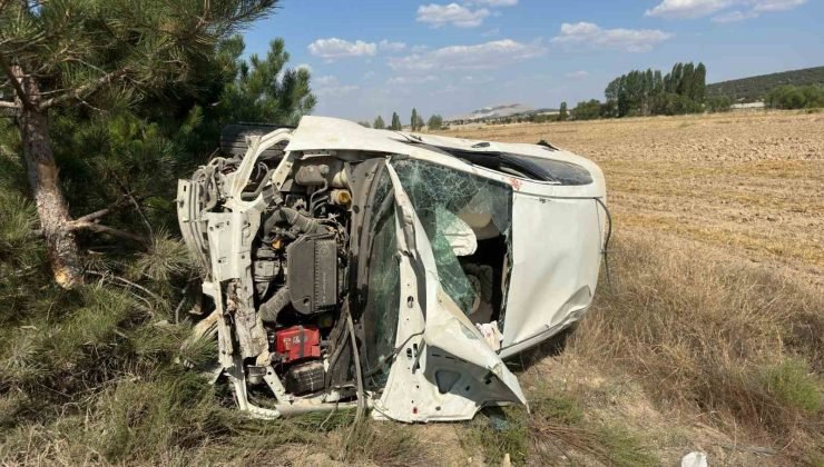 Afyonkarahisar’da otomobil devrildi 8 yaralı