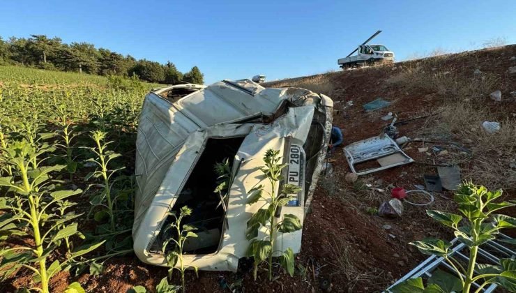Bilecik’te şarampole uçan araç içinde bulunan 3 kişi yaralandı