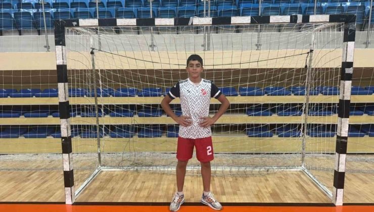 Bilecikli sporcu hentbol için gelişim kampına katılıyor