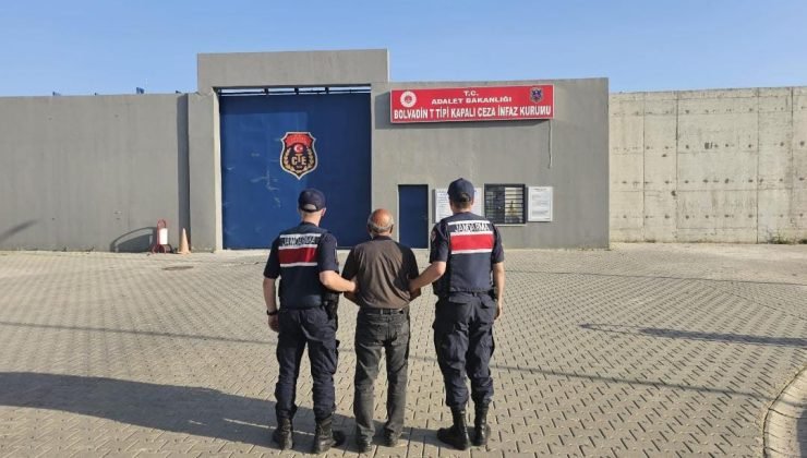 Dolandırıcılık suçundan 4 yıl 2 ay hapis cezası ile aranan şahsı jandarma yakaladı