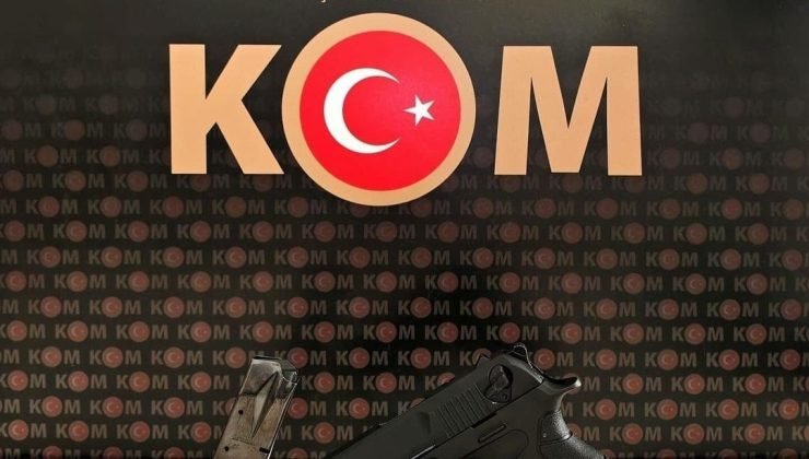 Durdurulan araçta silah çıktı