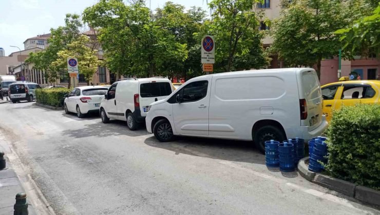 Duyarsız sürücüler mal indirme ve bindirme yerini park alanına çevirdi