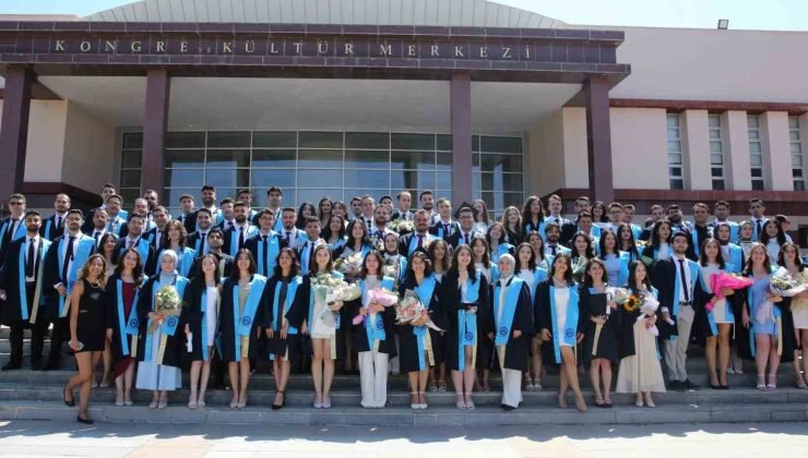 ESOGÜ Diş Hekimliği Fakültesi 2024 mezunlarını verdi