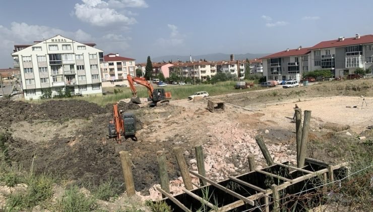 Gediz Hafızlık Erkek Kur’an Kursu inşaatı vatandaşların yardımını bekliyor
